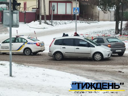У Тростянці на перехресті з непрацюючим світлофором не розминулись два авто