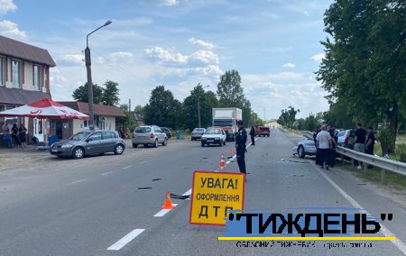Небезпечне перехрестя: у Тростянці дві автівки потрапило в чергове ДТП