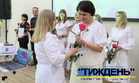 У Тростянці до Дня медика всім працівникам міської лікарні підвищили зарплати
