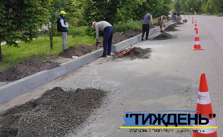У Тростянці відновилися роботи з капітального ремонту центральної автомагістралі