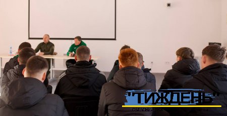 Перед початком зимових зборів футболісти ФК "Тростянець" зустрілися з президентом клубу