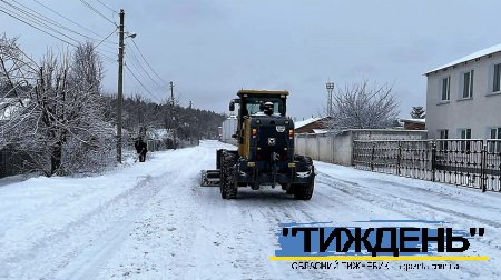 Тростянецьку громаду знову засипало снігом - комунальники прибирають замети