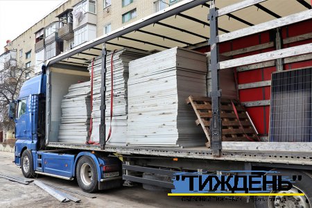 ТРОСТЯНЕЦЬ ОТРИМАВ 600 СОНЯЧНИХ ПАНЕЛЕЙ ТА ПОТУЖНИЙ ГЕНЕРАТОР ВІД НІМЕЦЬКИХ ПАРТНЕРІВ