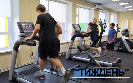 За підтримки благодійників у Тростянці відкрили новий сучасний тренажерний зал