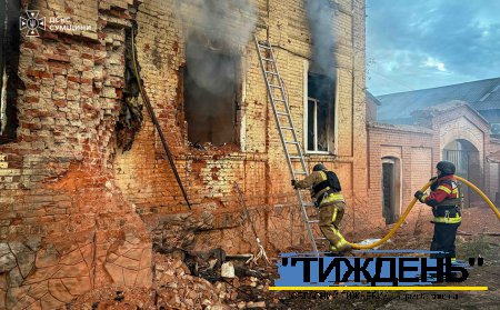 У Тростянці російський безпілотник наніс удар по житловій двоповерхівці